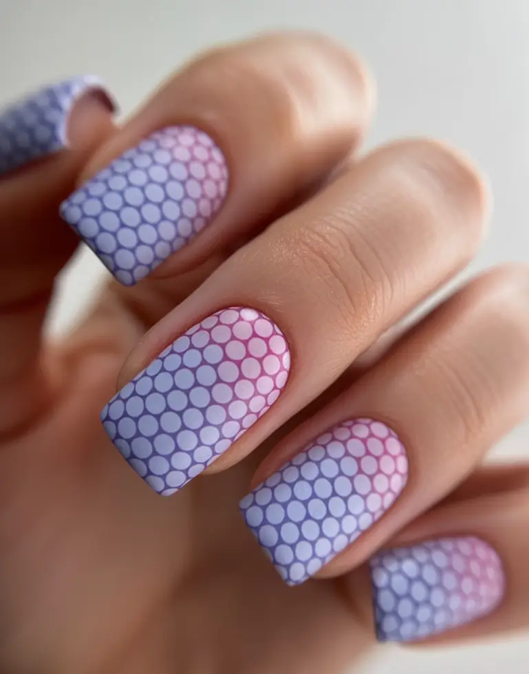 Nail Designs to Try in August 2025 Gradient Honeycomb in Violet and Pink