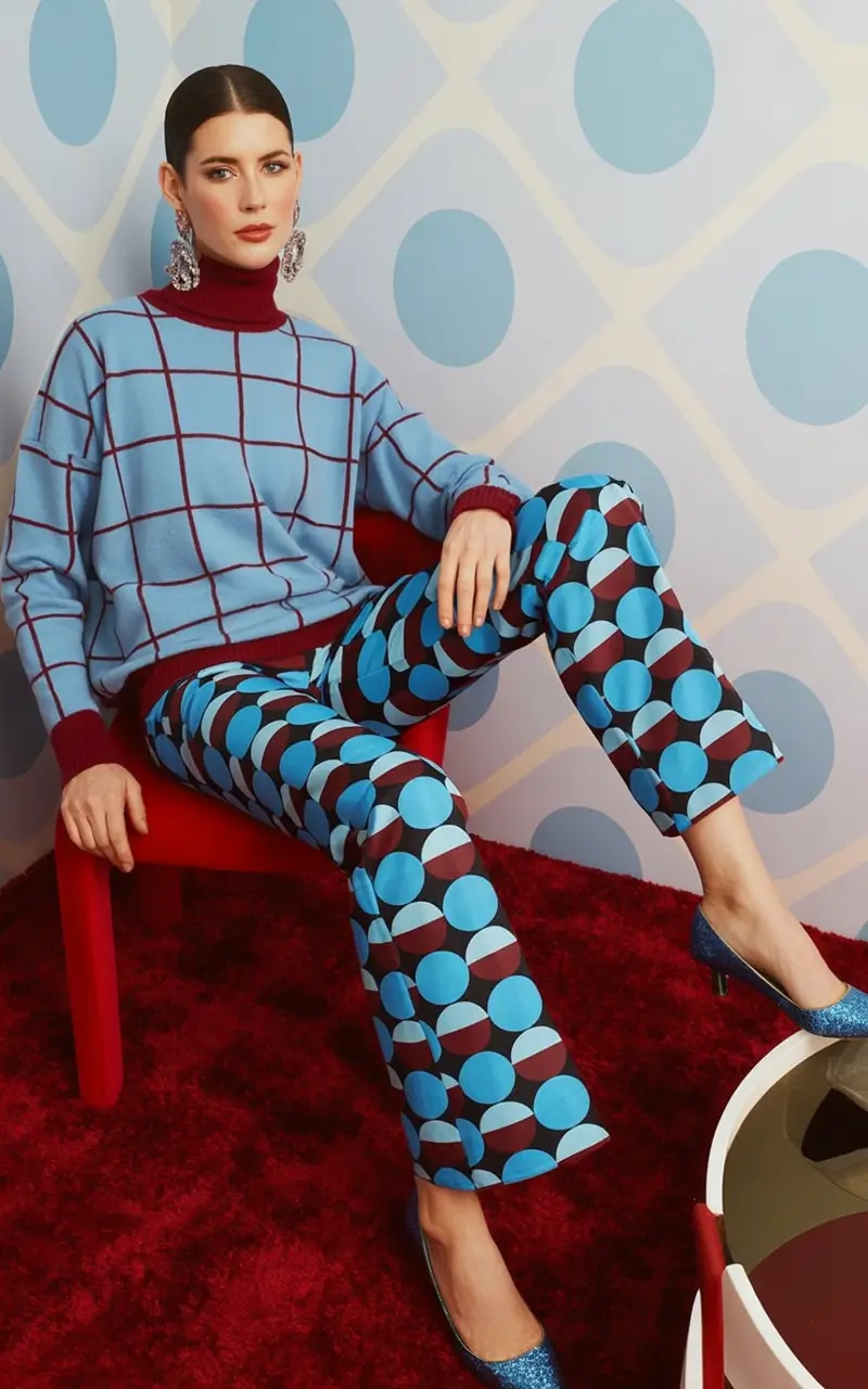 Transitional summer to fall outfits 2025 Retro Revival In Bright Graphics