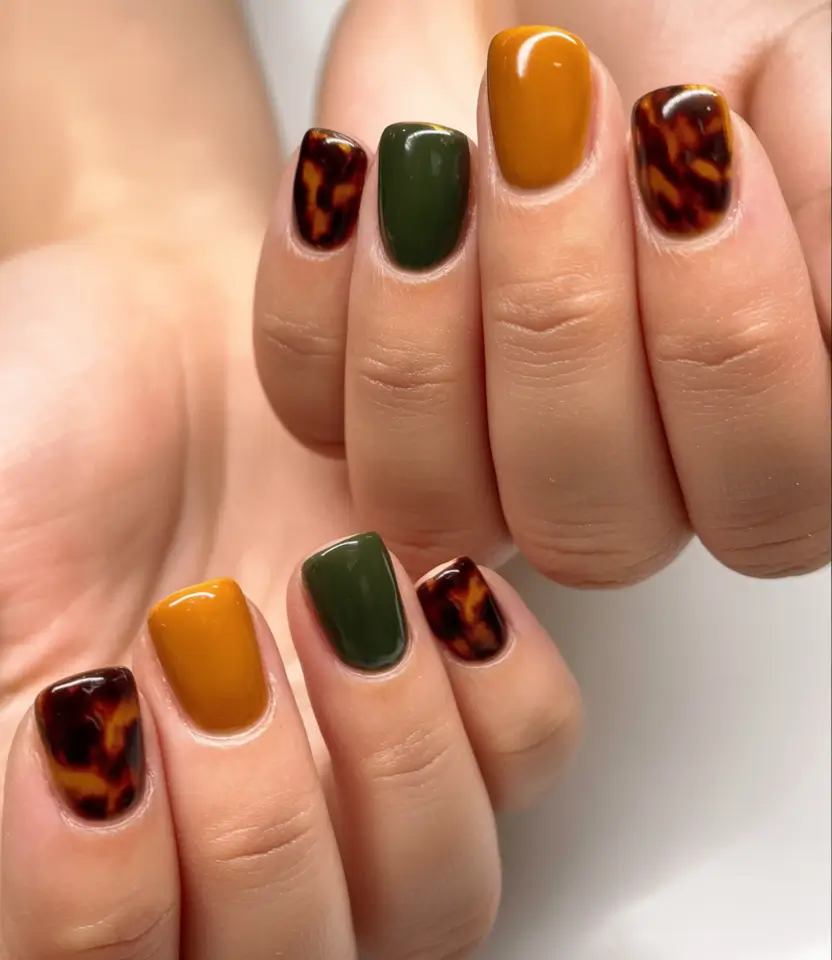 Fall Vibes: Best Nail Colors for September 2025 Cozy Tortoiseshell Meets Olive & Mustard