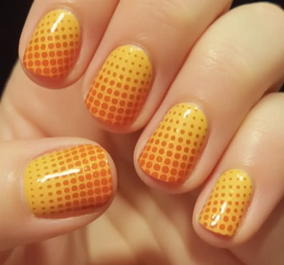 Fall 2025 Season Nail Inspiration Pop Art Dots Short Round