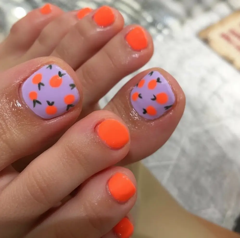 Fall Toe Nail Colors 2025 Ideas Juicy Tangerine with Autumn Aura Accents