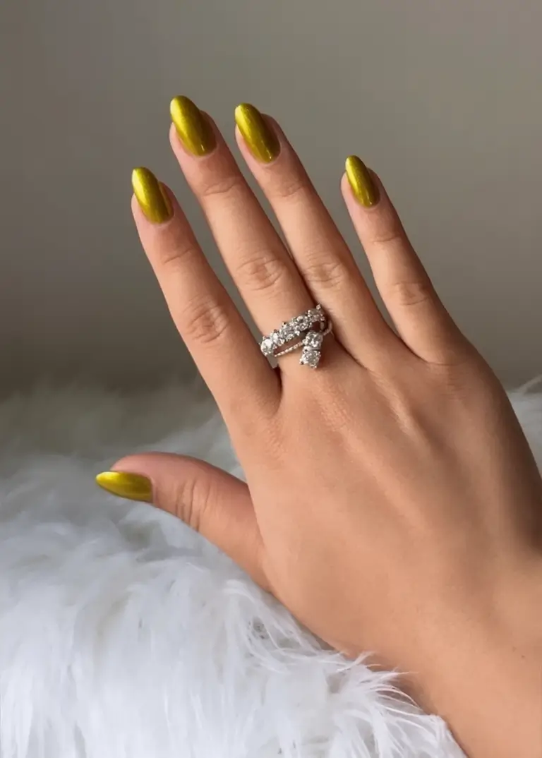 Simple Fall Nails Inspiration 2025 Golden Olive Shine with Minimal Drama
