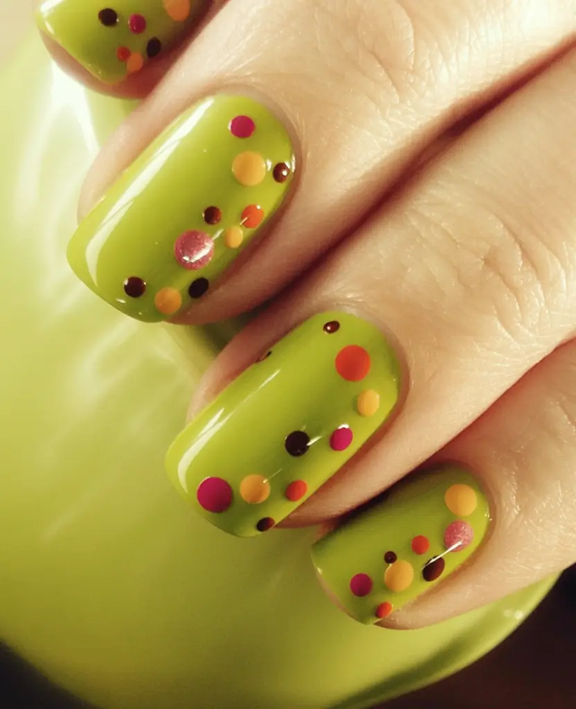Simple Fall Nails Inspiration 2025 Retro Dots in Granny Smith Green