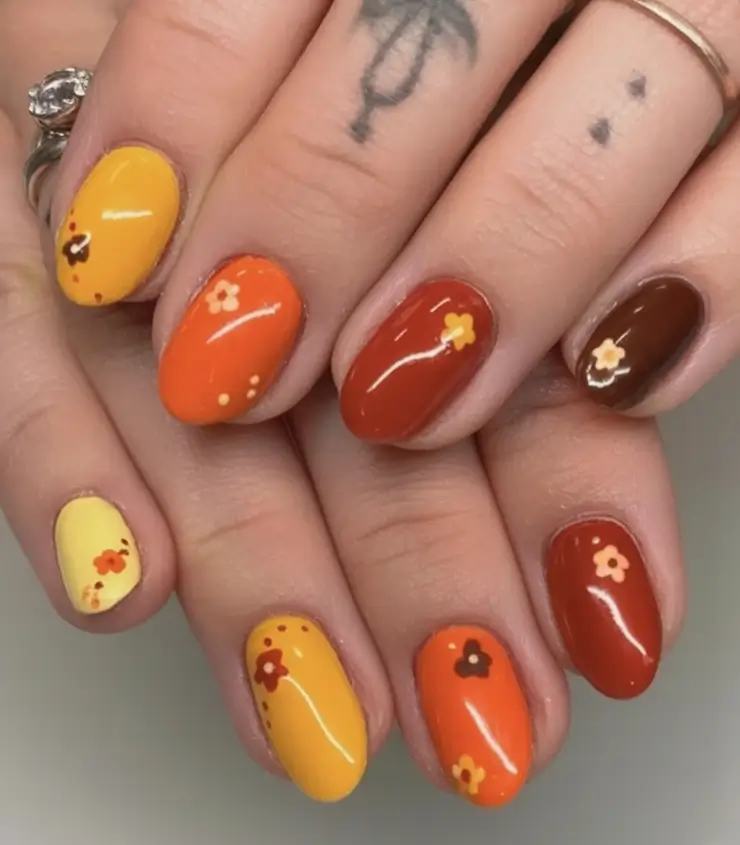 Trendy Fall Season Nails Designs Ideas 2025 Floral Autumn Mix