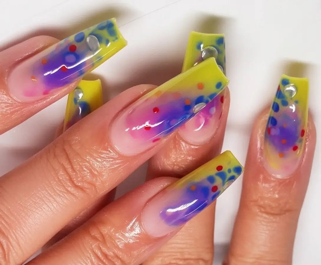 2025 Fall Acrylic Nails Ideas for Short and Long Lengths Color Splash Confetti in Yellow and Violet