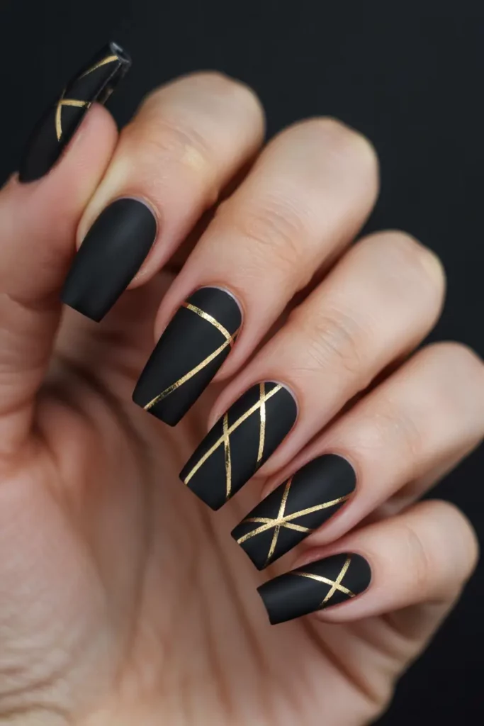 Trendy Black Fall Nails 2025: Chic Styles and Almond Designs for Autumn