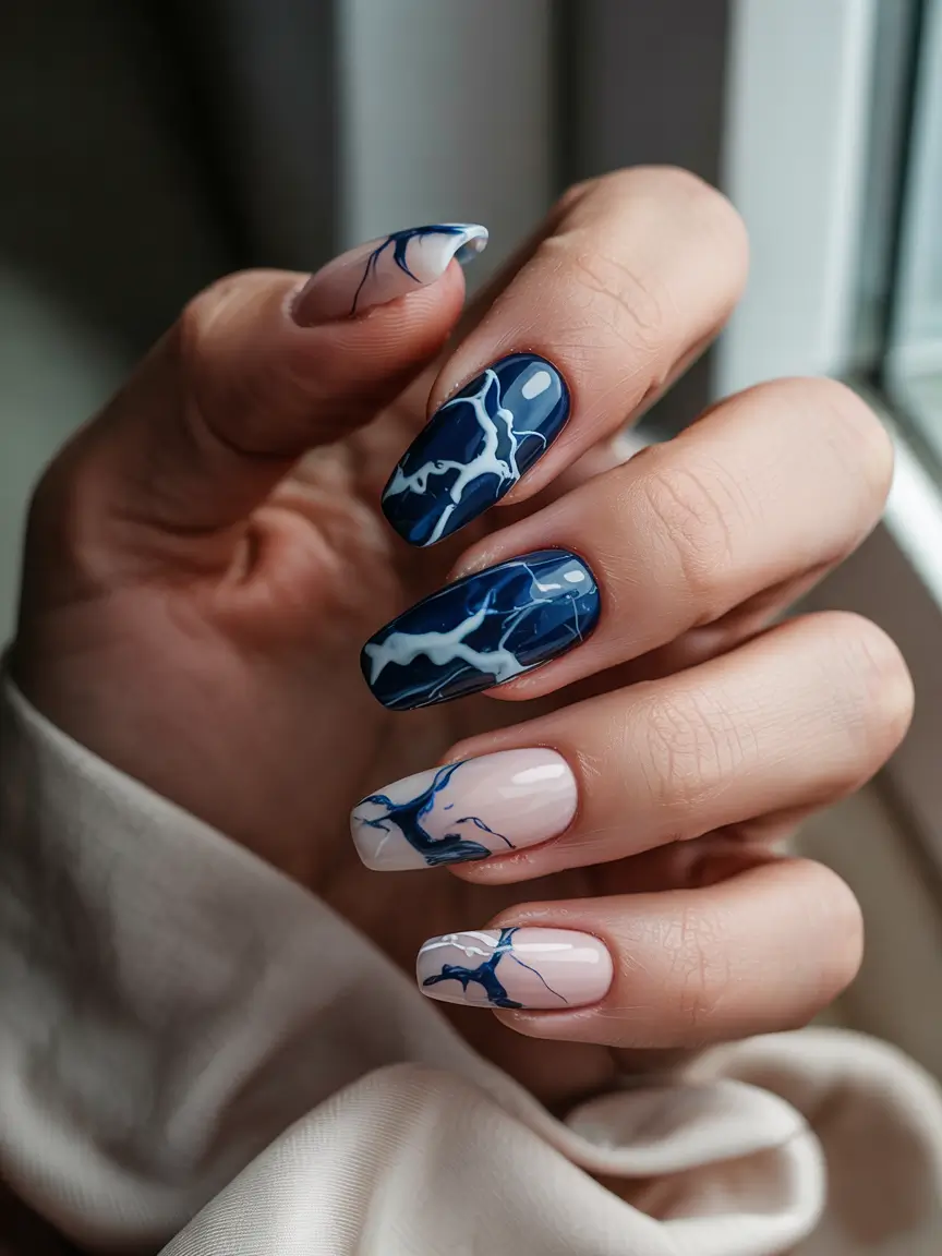 Blue Winter Nails 2025–2026 Frozen Marble Veins