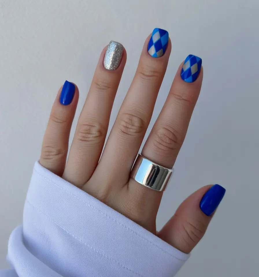Short Gel Nails Winter Color and Design 2025 2026 Blue Silver Argyle