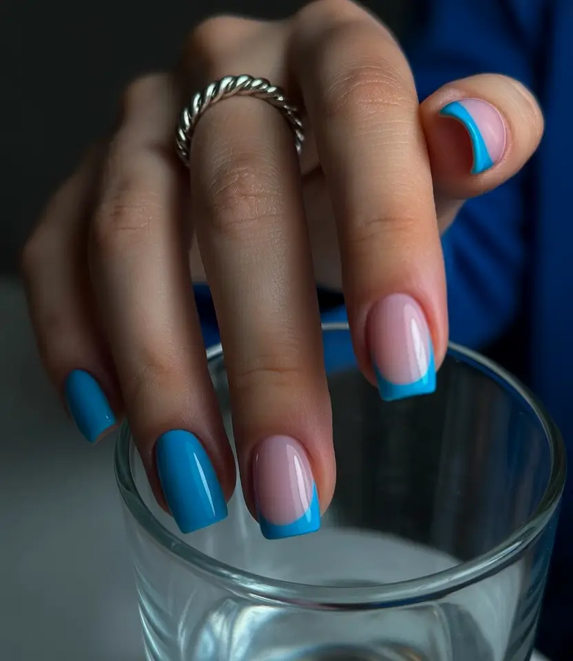 Winter-Gel-Nails-Ideas-2025-2026 Blueberry-French-Twist